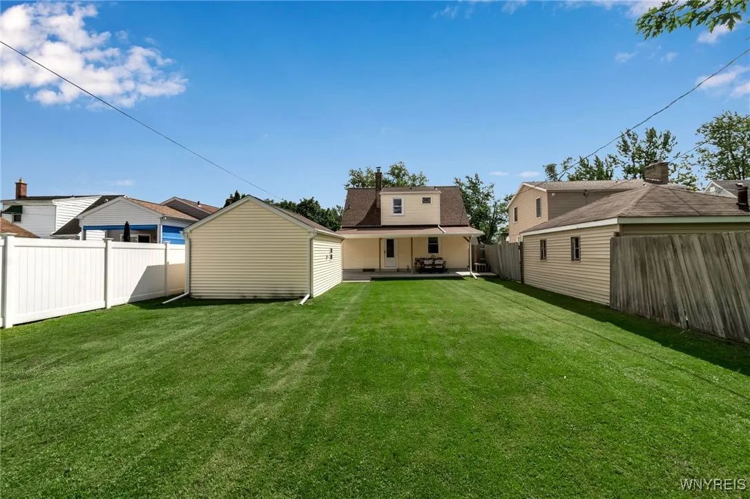 626 Highland Avenue, Tonawanda-town, New York 1422, Tonawanda, New York 14223, 3 Bedrooms Bedrooms, 6 Rooms Rooms,1 BathroomBathrooms,Residential,Closed,626 Highland Avenue, Tonawanda-town, New York 1422,0,B1560916