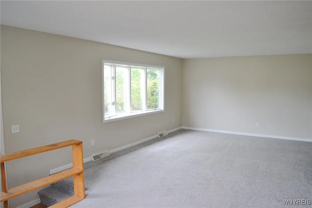 213 Carriage Park, West Seneca, New York 14224, West Seneca, New York 14224, 3 Bedrooms Bedrooms, 6 Rooms Rooms,1 BathroomBathrooms,Residential,Closed,213 Carriage Park, West Seneca, New York 14224,0,B1560986