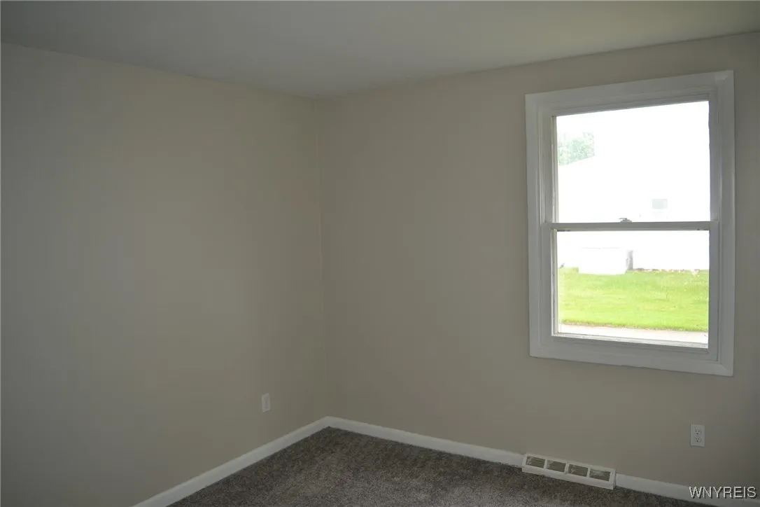 213 Carriage Park, West Seneca, New York 14224, West Seneca, New York 14224, 3 Bedrooms Bedrooms, 6 Rooms Rooms,1 BathroomBathrooms,Residential,Closed,213 Carriage Park, West Seneca, New York 14224,0,B1560986