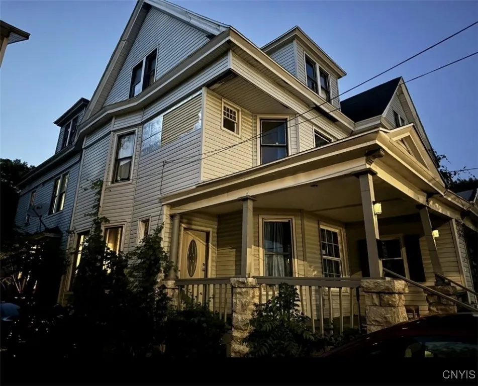 252 Furman Street, Syracuse, New York 13205, Syracuse, New York 13205, 8 Bedrooms Bedrooms, ,2 BathroomsBathrooms,Residential,Closed,252 Furman Street, Syracuse, New York 13205,0,S1560899