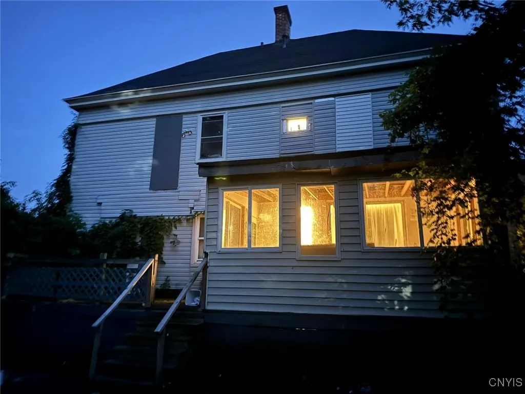 252 Furman Street, Syracuse, New York 13205, Syracuse, New York 13205, 8 Bedrooms Bedrooms, ,2 BathroomsBathrooms,Residential,Closed,252 Furman Street, Syracuse, New York 13205,0,S1560899