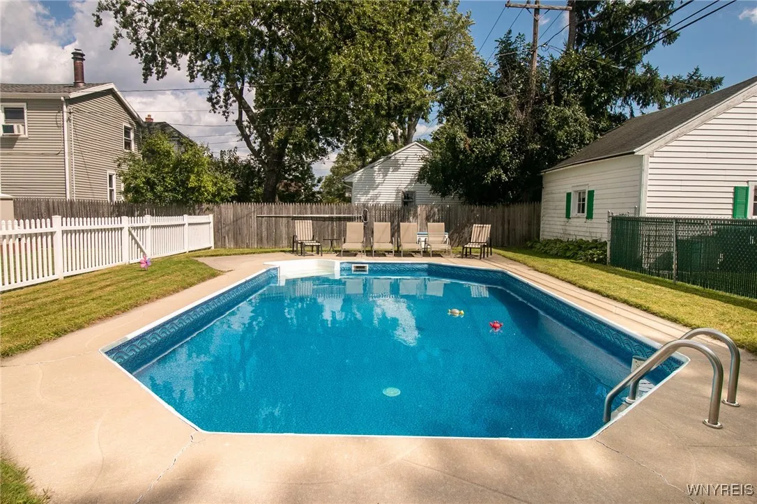 106 North End Avenue, Tonawanda-town, New York 142, Tonawanda, New York 14217, 3 Bedrooms Bedrooms, 6 Rooms Rooms,1 BathroomBathrooms,Residential,Closed,106 North End Avenue, Tonawanda-town, New York 142,0,B1561252