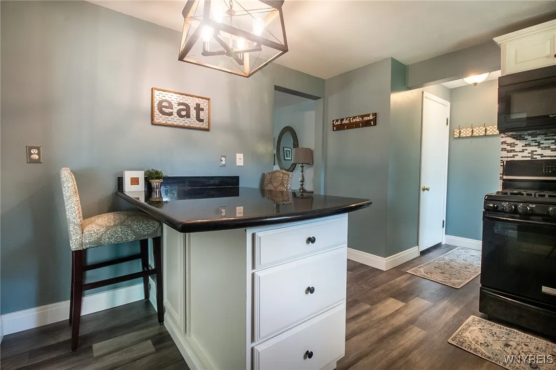 106 North End Avenue, Tonawanda-town, New York 142, Tonawanda, New York 14217, 3 Bedrooms Bedrooms, 6 Rooms Rooms,1 BathroomBathrooms,Residential,Closed,106 North End Avenue, Tonawanda-town, New York 142,0,B1561252