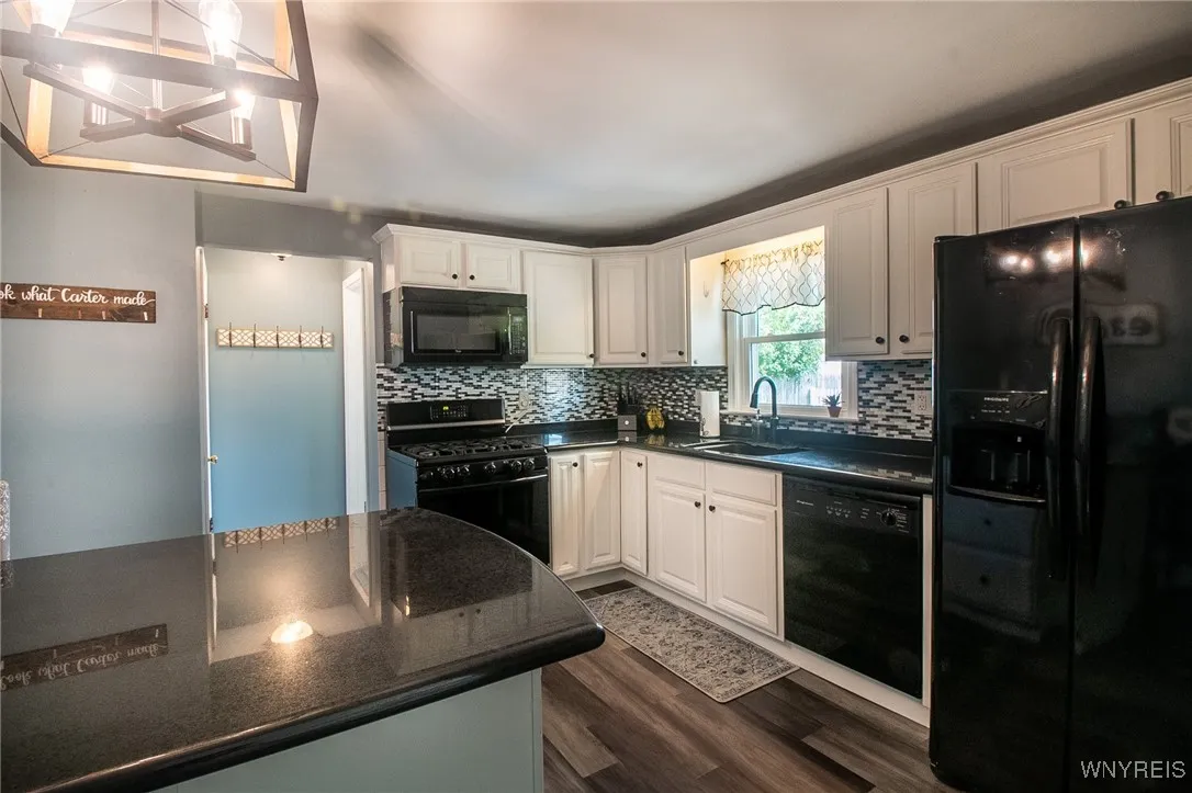 106 North End Avenue, Tonawanda-town, New York 142, Tonawanda, New York 14217, 3 Bedrooms Bedrooms, 6 Rooms Rooms,1 BathroomBathrooms,Residential,Closed,106 North End Avenue, Tonawanda-town, New York 142,0,B1561252