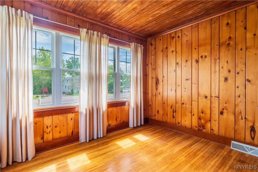 4786 Clinton Street, West Seneca, New York 14224, West Seneca, New York 14224, 3 Bedrooms Bedrooms, 5 Rooms Rooms,1 BathroomBathrooms,Residential,Closed,4786 Clinton Street, West Seneca, New York 14224,0,B1561283