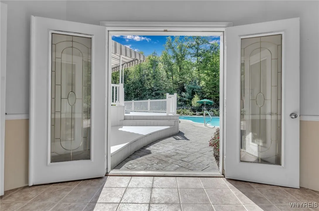 7 Woodcrest Drive, Aurora, New York 14127, Aurora, New York 14127, 4 Bedrooms Bedrooms, 10 Rooms Rooms,5 BathroomsBathrooms,Residential,For Sale,7 Woodcrest Drive, Aurora, New York 14127,0,B1561331