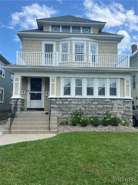 75 North Park Avenue Upper, Buffalo, New York 1421, Buffalo, New York 14216, 3 Bedrooms Bedrooms, 7 Rooms Rooms,1 BathroomBathrooms,Residential Lease,Closed,75 North Park Avenue Upper, Buffalo, New York 1421,0,B1561496
