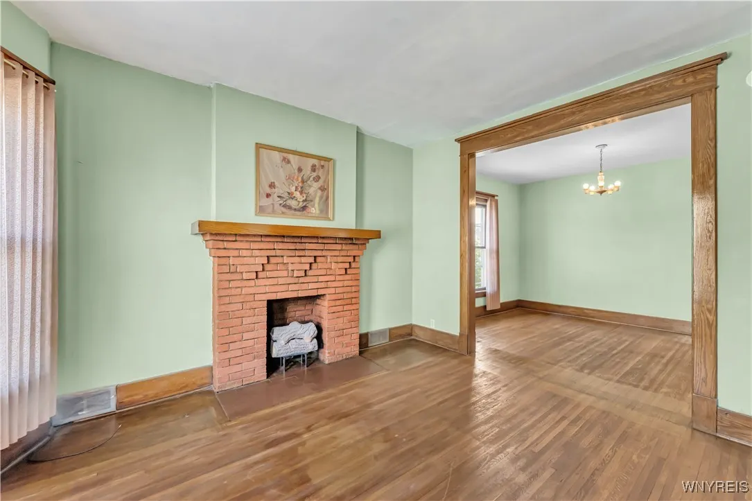 Upstairs Living Room Gas Fireplace 12x16