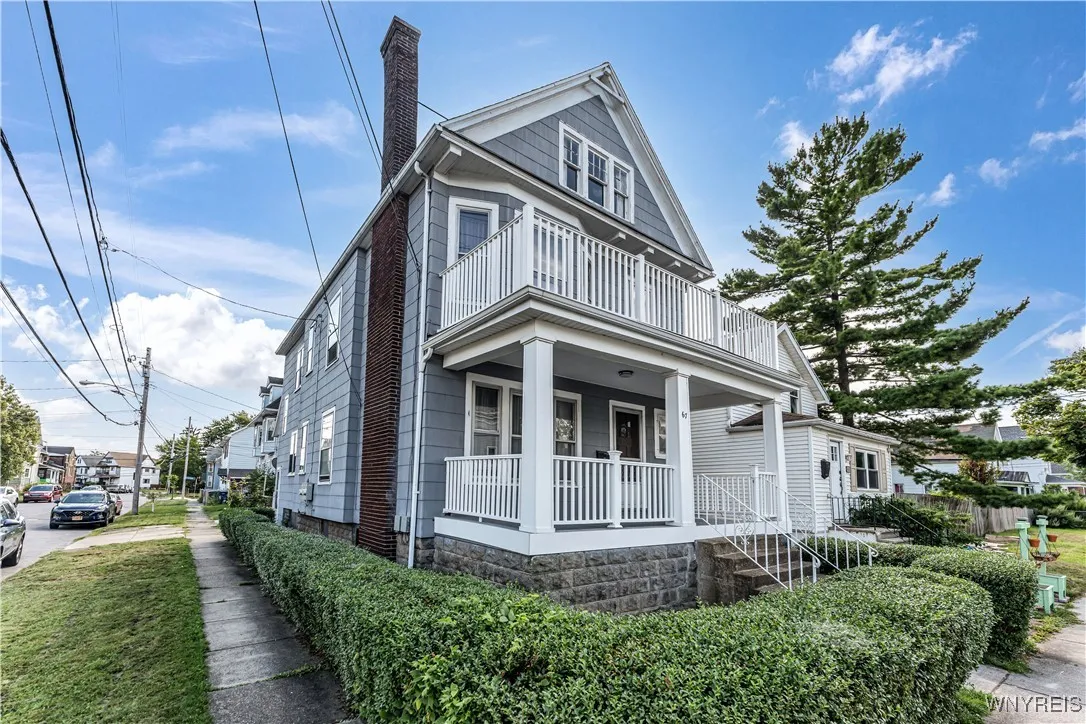 Side View on Barton St