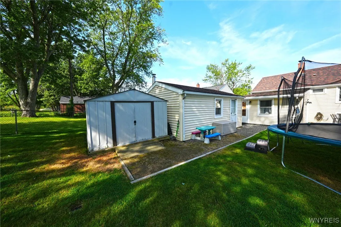 4989 Morgan Parkway, Hamburg, New York 14075, Hamburg, New York 14075, 3 Bedrooms Bedrooms, 6 Rooms Rooms,1 BathroomBathrooms,Residential,Closed,4989 Morgan Parkway, Hamburg, New York 14075,0,B1561400