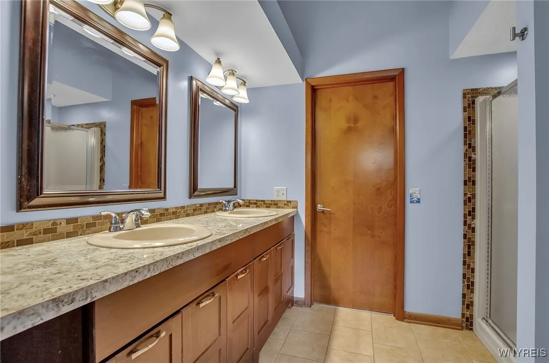 ensuite bath
