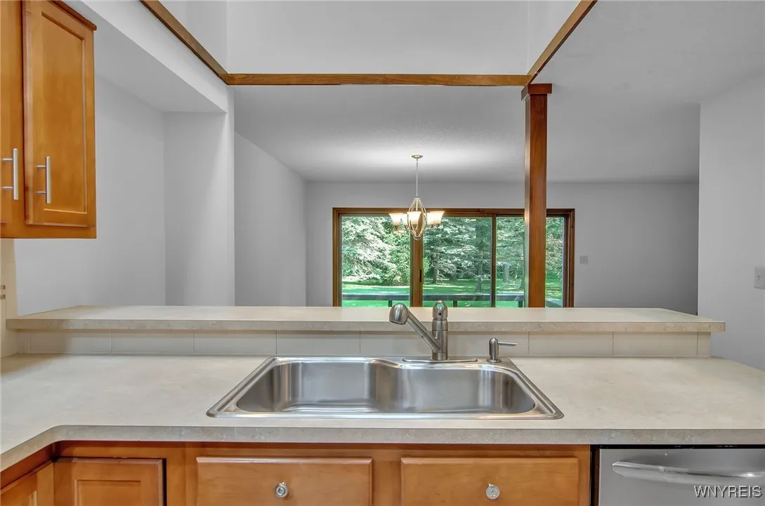 165 Breezewood, Amherst, New York 14051, Amherst, New York 14051, 3 Bedrooms Bedrooms, 5 Rooms Rooms,2 BathroomsBathrooms,Residential,Closed,165 Breezewood, Amherst, New York 14051,0,B1561436