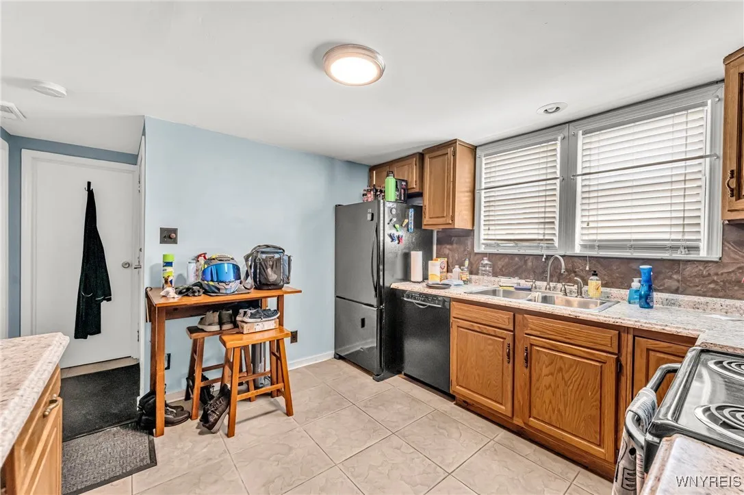 50 Wall Street, Tonawanda-city, New York 14150, Tonawanda, New York 14150, 8 Bedrooms Bedrooms, 8 Rooms Rooms,3 BathroomsBathrooms,Residential,Closed,50 Wall Street, Tonawanda-city, New York 14150,0,B1561694