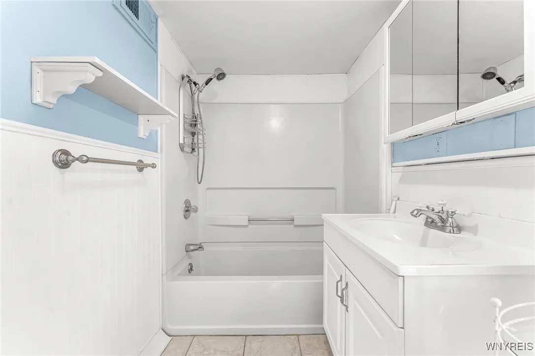 50 Wall Street, Tonawanda-city, New York 14150, Tonawanda, New York 14150, 8 Bedrooms Bedrooms, 8 Rooms Rooms,3 BathroomsBathrooms,Residential,Closed,50 Wall Street, Tonawanda-city, New York 14150,0,B1561694