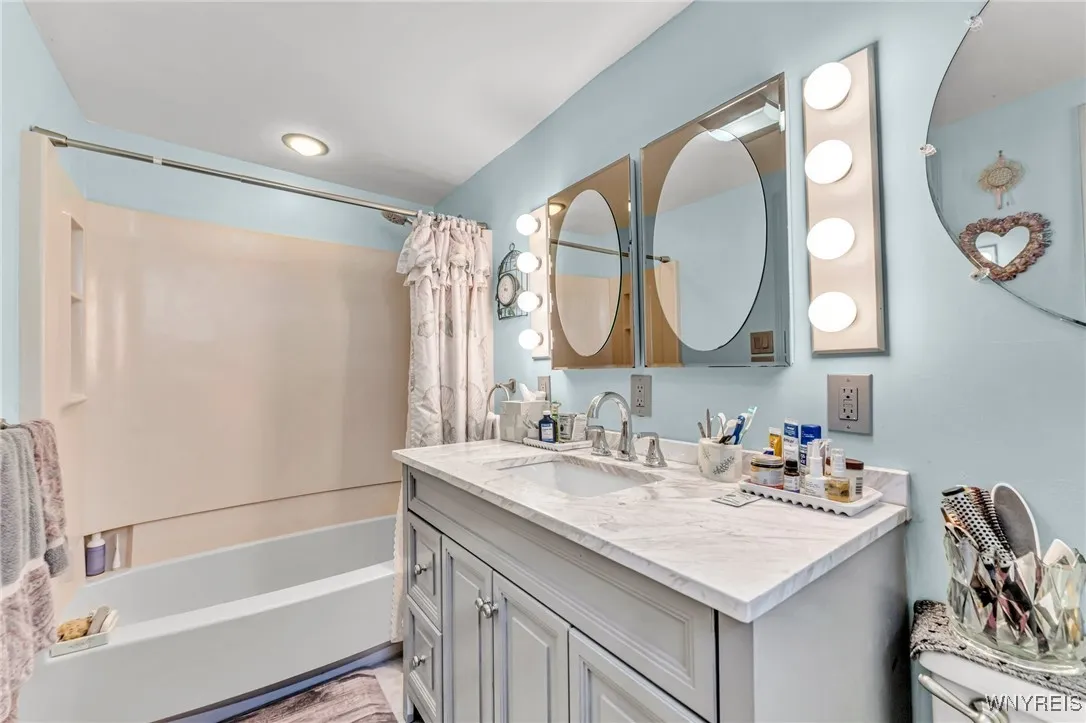 50 Wall Street, Tonawanda-city, New York 14150, Tonawanda, New York 14150, 8 Bedrooms Bedrooms, 8 Rooms Rooms,3 BathroomsBathrooms,Residential,Closed,50 Wall Street, Tonawanda-city, New York 14150,0,B1561694