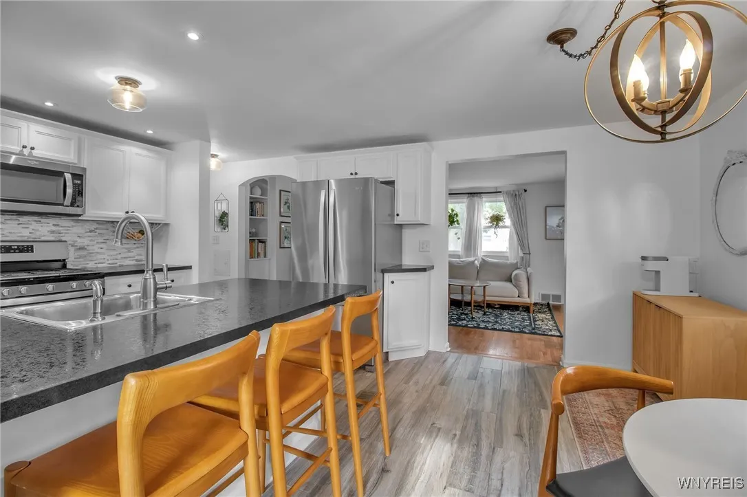 890 Parkhurst Boulevard, Tonawanda-town, New York, Tonawanda, New York 14150, 4 Bedrooms Bedrooms, 7 Rooms Rooms,2 BathroomsBathrooms,Residential,Closed,890 Parkhurst Boulevard, Tonawanda-town, New York ,0,B1561707