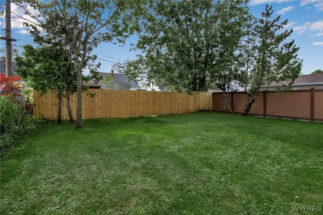 890 Parkhurst Boulevard, Tonawanda-town, New York, Tonawanda, New York 14150, 4 Bedrooms Bedrooms, 7 Rooms Rooms,2 BathroomsBathrooms,Residential,Closed,890 Parkhurst Boulevard, Tonawanda-town, New York ,0,B1561707