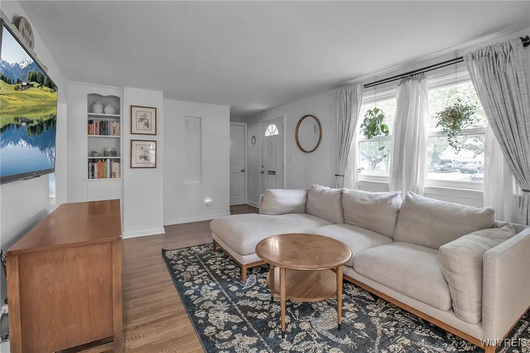 890 Parkhurst Boulevard, Tonawanda-town, New York, Tonawanda, New York 14150, 4 Bedrooms Bedrooms, 7 Rooms Rooms,2 BathroomsBathrooms,Residential,Closed,890 Parkhurst Boulevard, Tonawanda-town, New York ,0,B1561707