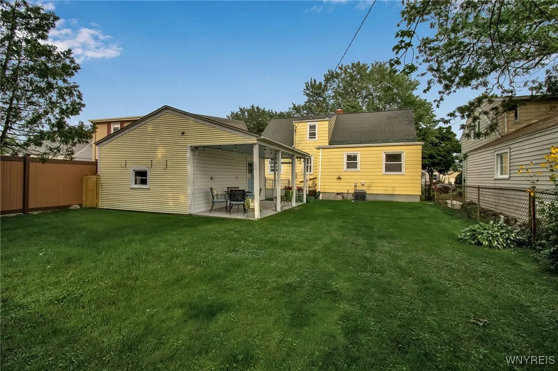 890 Parkhurst Boulevard, Tonawanda-town, New York, Tonawanda, New York 14150, 4 Bedrooms Bedrooms, 7 Rooms Rooms,2 BathroomsBathrooms,Residential,Closed,890 Parkhurst Boulevard, Tonawanda-town, New York ,0,B1561707