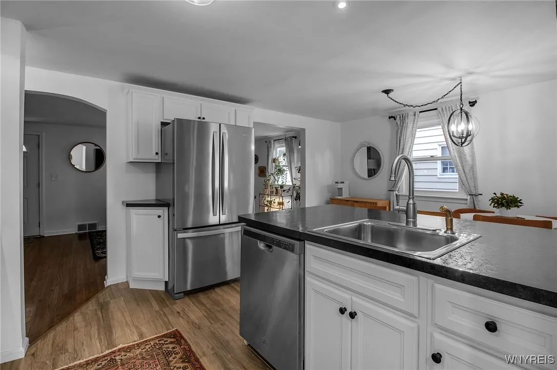 890 Parkhurst Boulevard, Tonawanda-town, New York, Tonawanda, New York 14150, 4 Bedrooms Bedrooms, 7 Rooms Rooms,2 BathroomsBathrooms,Residential,Closed,890 Parkhurst Boulevard, Tonawanda-town, New York ,0,B1561707