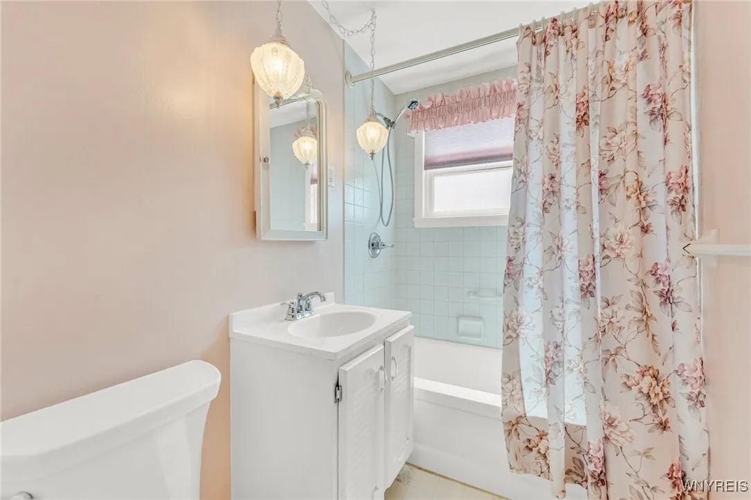Main full bath