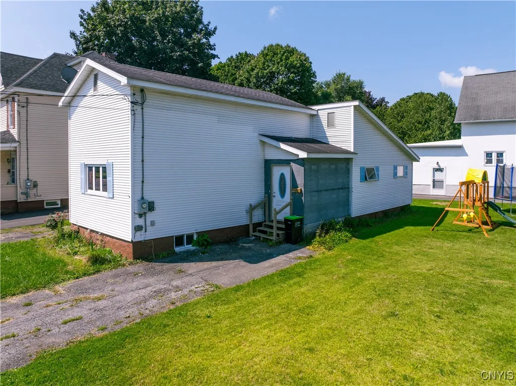 302 South Frankfort Street, Frankfort, New York 13, Frankfort, New York 13340, 2 Bedrooms Bedrooms, 8 Rooms Rooms,1 BathroomBathrooms,Residential,For Sale,302 South Frankfort Street, Frankfort, New York 13,S1561997