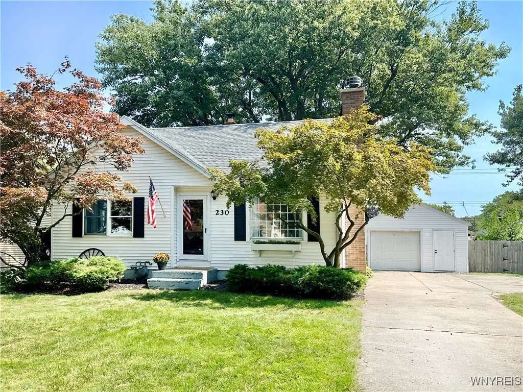 230 Royal Parkway East, Amherst, New York 14221, Amherst, New York 14221, 3 Bedrooms Bedrooms, 5 Rooms Rooms,1 BathroomBathrooms,Residential,Closed,230 Royal Parkway East, Amherst, New York 14221,0,B1561824