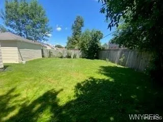 LARGE PRIVATE YARD