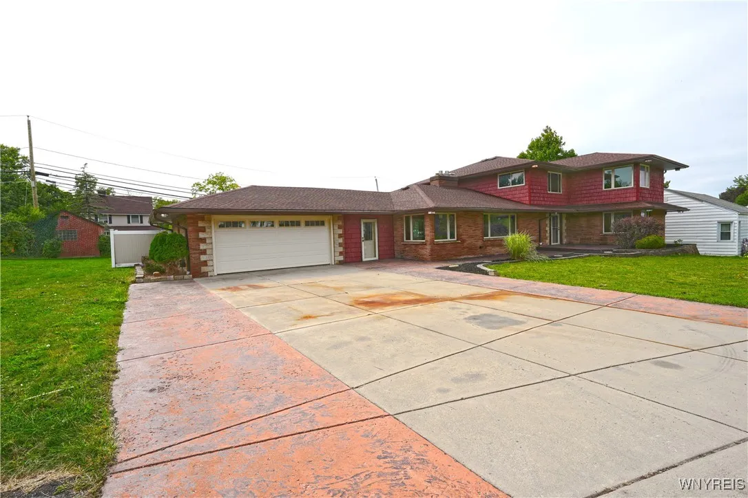 5192 East Parkway, Hamburg, New York 14075, Hamburg, New York 14075, 4 Bedrooms Bedrooms, 10 Rooms Rooms,3 BathroomsBathrooms,Residential,Closed,5192 East Parkway, Hamburg, New York 14075,0,B1561543