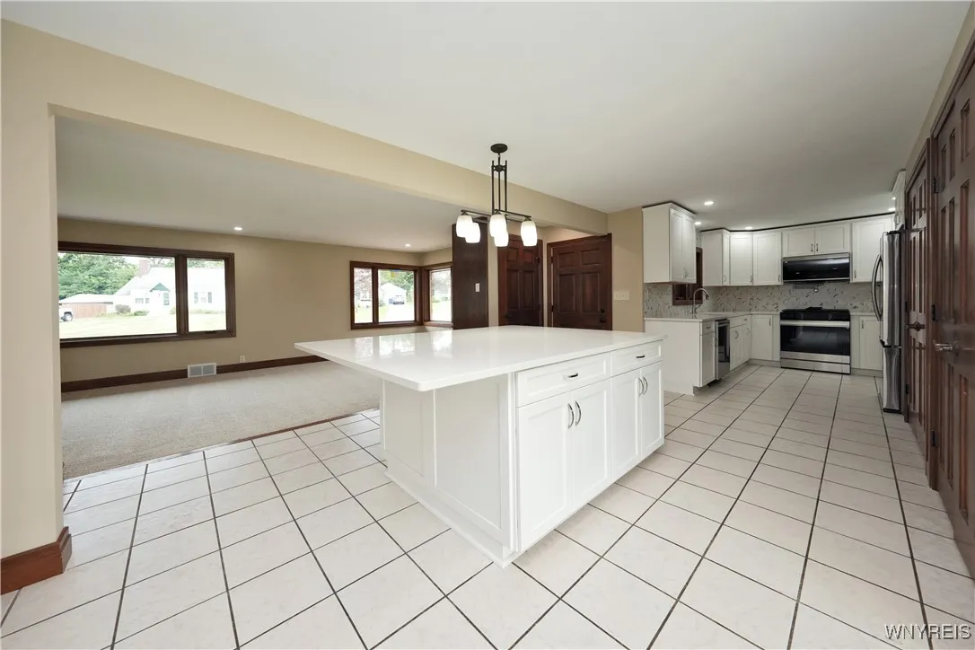 5192 East Parkway, Hamburg, New York 14075, Hamburg, New York 14075, 4 Bedrooms Bedrooms, 10 Rooms Rooms,3 BathroomsBathrooms,Residential,Closed,5192 East Parkway, Hamburg, New York 14075,0,B1561543