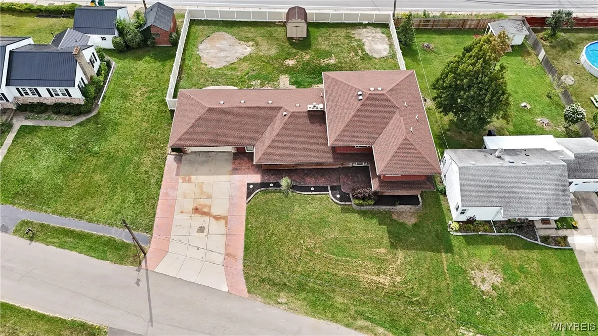 5192 East Parkway, Hamburg, New York 14075, Hamburg, New York 14075, 4 Bedrooms Bedrooms, 10 Rooms Rooms,3 BathroomsBathrooms,Residential,Closed,5192 East Parkway, Hamburg, New York 14075,0,B1561543