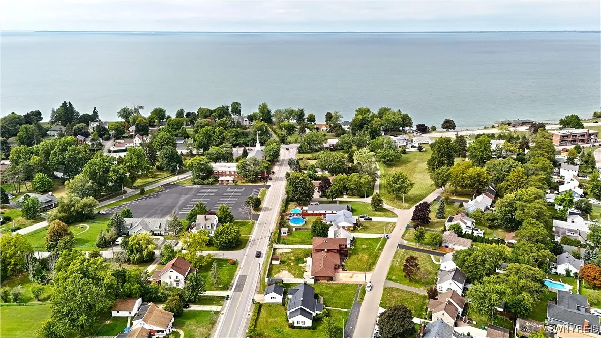 5192 East Parkway, Hamburg, New York 14075, Hamburg, New York 14075, 4 Bedrooms Bedrooms, 10 Rooms Rooms,3 BathroomsBathrooms,Residential,Closed,5192 East Parkway, Hamburg, New York 14075,0,B1561543