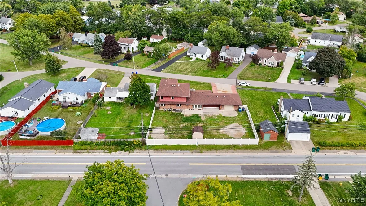 5192 East Parkway, Hamburg, New York 14075, Hamburg, New York 14075, 4 Bedrooms Bedrooms, 10 Rooms Rooms,3 BathroomsBathrooms,Residential,Closed,5192 East Parkway, Hamburg, New York 14075,0,B1561543