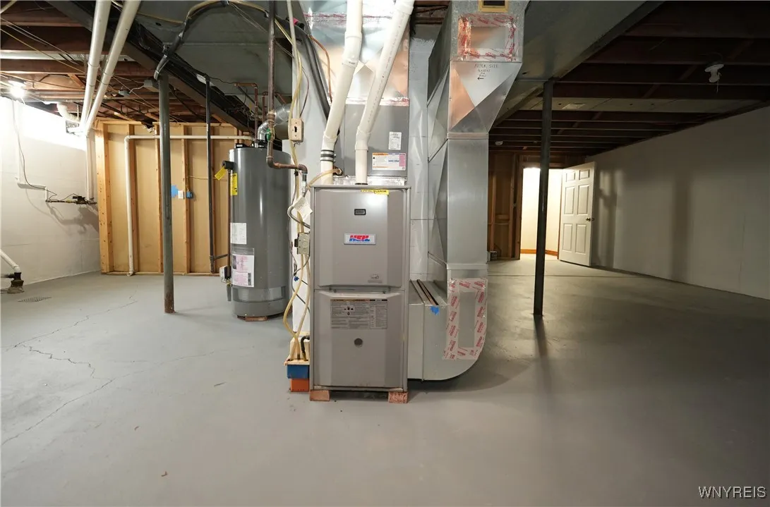 5192 East Parkway, Hamburg, New York 14075, Hamburg, New York 14075, 4 Bedrooms Bedrooms, 10 Rooms Rooms,3 BathroomsBathrooms,Residential,Closed,5192 East Parkway, Hamburg, New York 14075,0,B1561543
