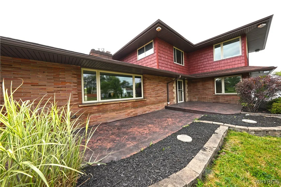 5192 East Parkway, Hamburg, New York 14075, Hamburg, New York 14075, 4 Bedrooms Bedrooms, 10 Rooms Rooms,3 BathroomsBathrooms,Residential,Closed,5192 East Parkway, Hamburg, New York 14075,0,B1561543