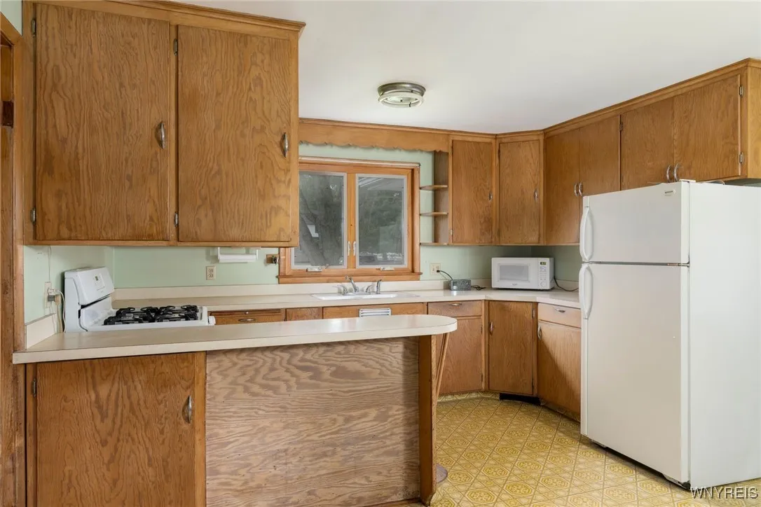 1371 Billington Road, Elma, New York 14052, Elma, New York 14052, 5 Bedrooms Bedrooms, 12 Rooms Rooms,2 BathroomsBathrooms,Residential,Closed,1371 Billington Road, Elma, New York 14052,0,B1562085