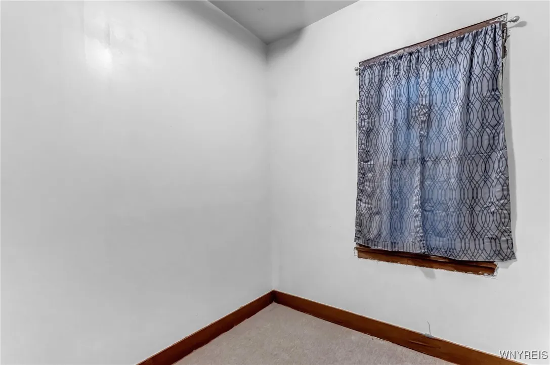 541 Perry Street, Buffalo, New York 14210, Buffalo, New York 14210, 3 Bedrooms Bedrooms, 5 Rooms Rooms,1 BathroomBathrooms,Residential,Closed,541 Perry Street, Buffalo, New York 14210,0,B1562240