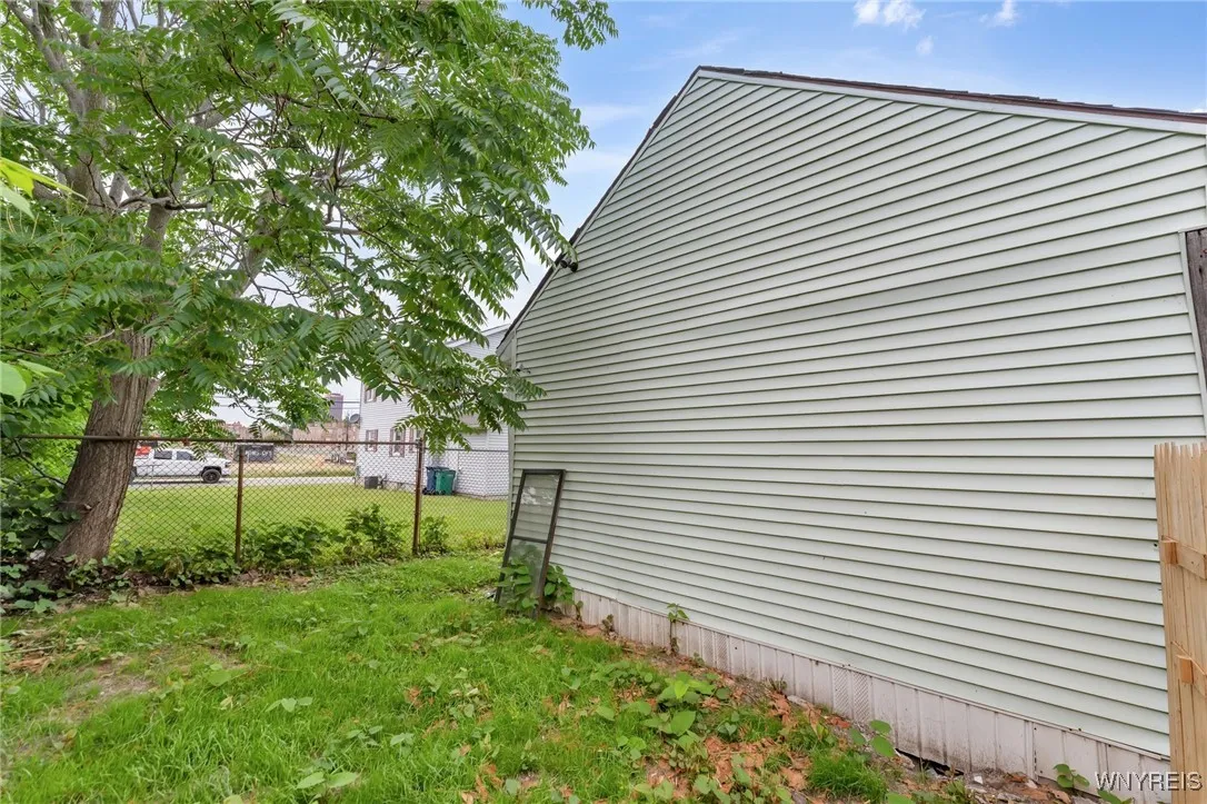 541 Perry Street, Buffalo, New York 14210, Buffalo, New York 14210, 3 Bedrooms Bedrooms, 5 Rooms Rooms,1 BathroomBathrooms,Residential,Closed,541 Perry Street, Buffalo, New York 14210,0,B1562240
