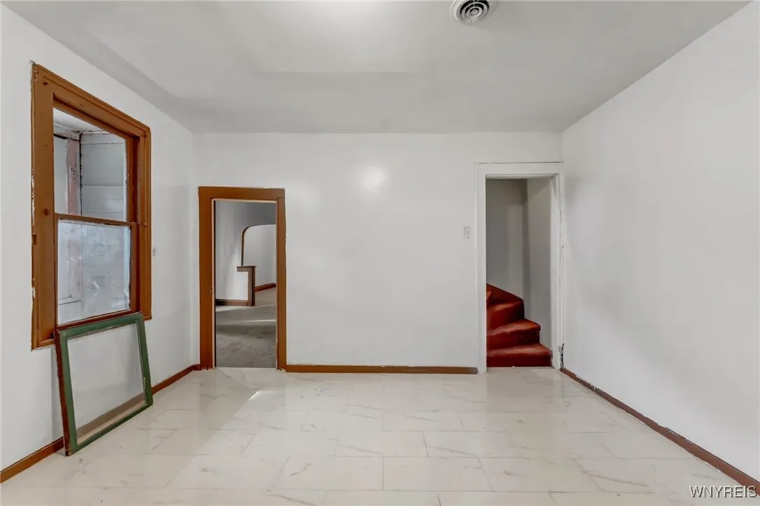 541 Perry Street, Buffalo, New York 14210, Buffalo, New York 14210, 3 Bedrooms Bedrooms, 5 Rooms Rooms,1 BathroomBathrooms,Residential,Closed,541 Perry Street, Buffalo, New York 14210,0,B1562240
