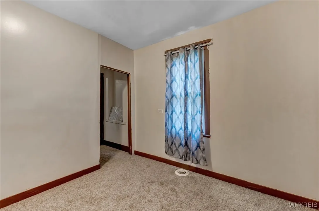 541 Perry Street, Buffalo, New York 14210, Buffalo, New York 14210, 3 Bedrooms Bedrooms, 5 Rooms Rooms,1 BathroomBathrooms,Residential,Closed,541 Perry Street, Buffalo, New York 14210,0,B1562240