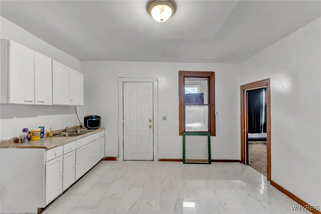 541 Perry Street, Buffalo, New York 14210, Buffalo, New York 14210, 3 Bedrooms Bedrooms, 5 Rooms Rooms,1 BathroomBathrooms,Residential,Closed,541 Perry Street, Buffalo, New York 14210,0,B1562240