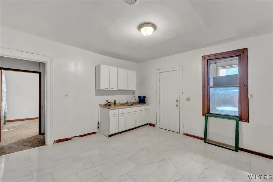 541 Perry Street, Buffalo, New York 14210, Buffalo, New York 14210, 3 Bedrooms Bedrooms, 5 Rooms Rooms,1 BathroomBathrooms,Residential,Closed,541 Perry Street, Buffalo, New York 14210,0,B1562240