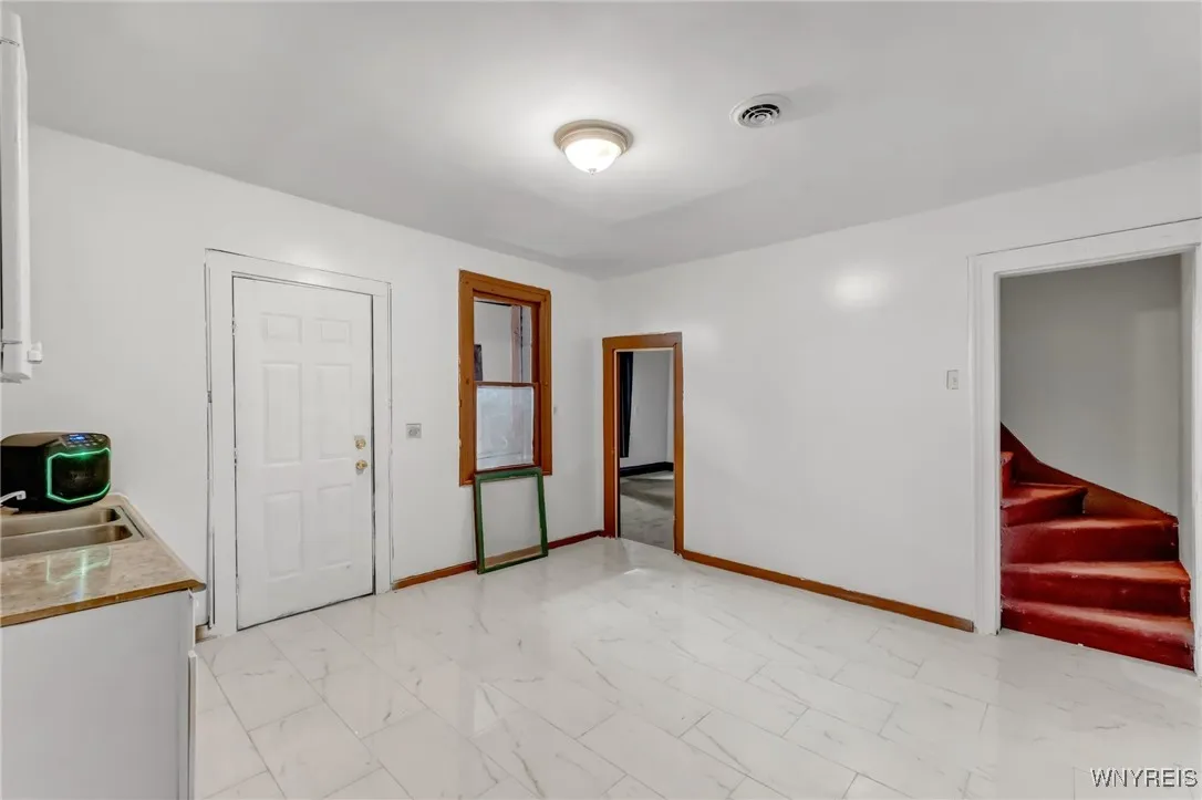 541 Perry Street, Buffalo, New York 14210, Buffalo, New York 14210, 3 Bedrooms Bedrooms, 5 Rooms Rooms,1 BathroomBathrooms,Residential,Closed,541 Perry Street, Buffalo, New York 14210,0,B1562240
