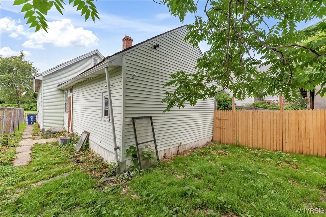 541 Perry Street, Buffalo, New York 14210, Buffalo, New York 14210, 3 Bedrooms Bedrooms, 5 Rooms Rooms,1 BathroomBathrooms,Residential,Closed,541 Perry Street, Buffalo, New York 14210,0,B1562240