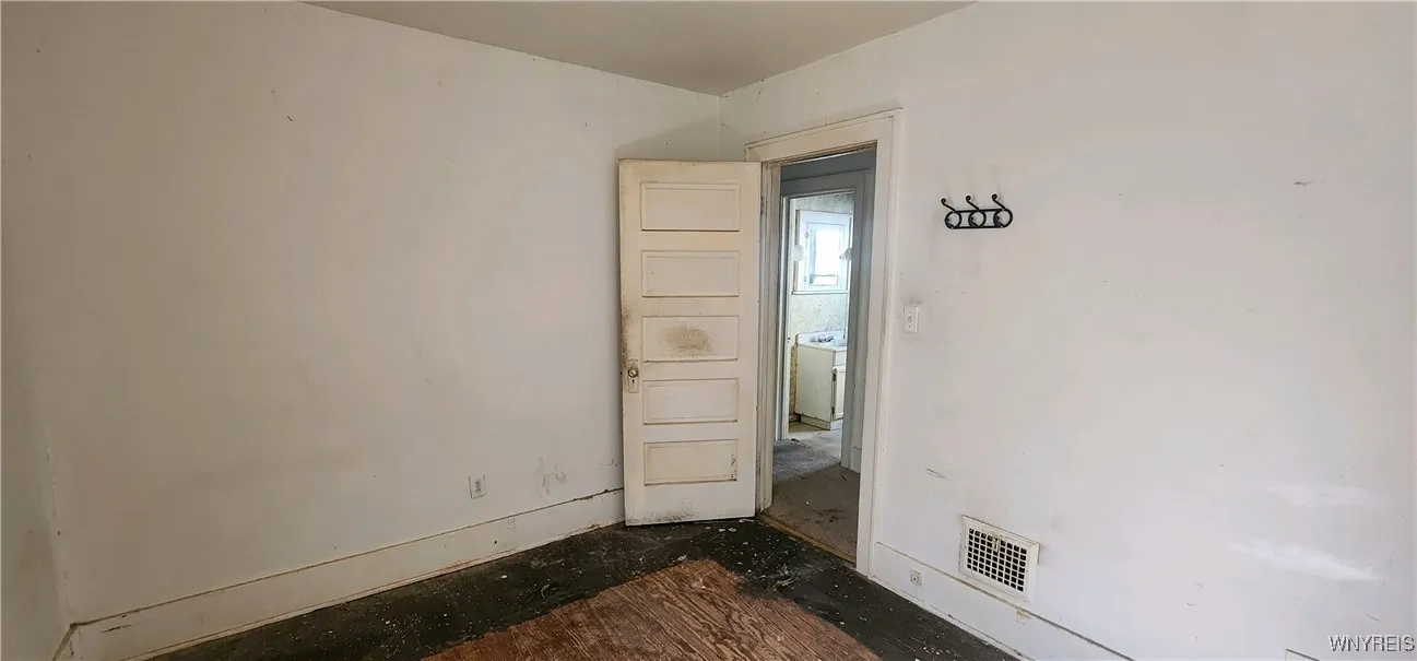 348 Riverside Avenue, Buffalo, New York 14207, Buffalo, New York 14207, 3 Bedrooms Bedrooms, ,2 BathroomsBathrooms,Residential,Closed,348 Riverside Avenue, Buffalo, New York 14207,0,B1562348