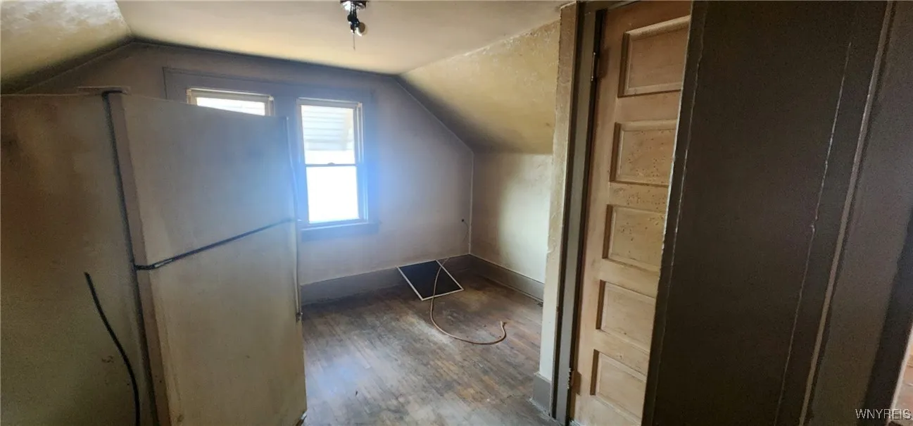 348 Riverside Avenue, Buffalo, New York 14207, Buffalo, New York 14207, 3 Bedrooms Bedrooms, ,2 BathroomsBathrooms,Residential,Closed,348 Riverside Avenue, Buffalo, New York 14207,0,B1562348