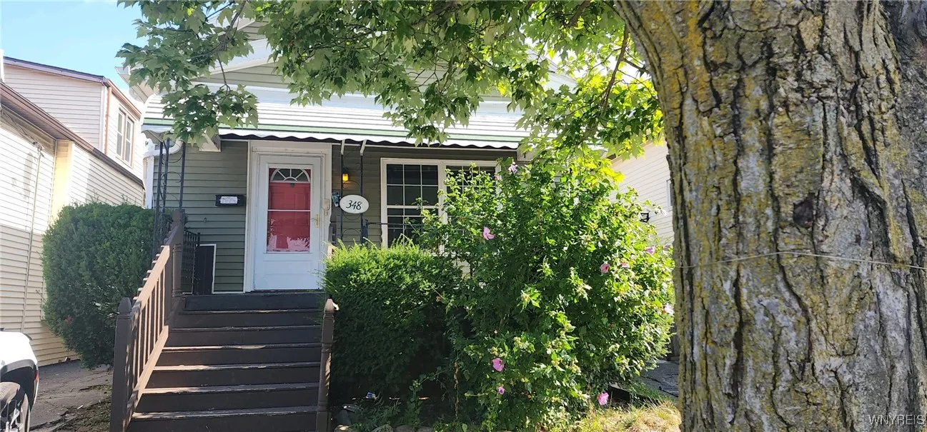 348 Riverside Avenue, Buffalo, New York 14207, Buffalo, New York 14207, 3 Bedrooms Bedrooms, ,2 BathroomsBathrooms,Residential,Closed,348 Riverside Avenue, Buffalo, New York 14207,0,B1562348