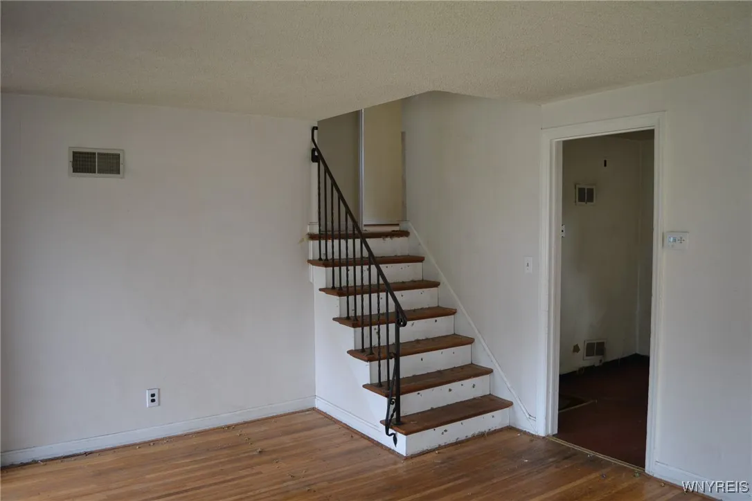 371 Woodland Drive, Tonawanda-town, New York 14223, Tonawanda, New York 14223, 3 Bedrooms Bedrooms, 6 Rooms Rooms,1 BathroomBathrooms,Residential,Closed,371 Woodland Drive, Tonawanda-town, New York 14223,0,B1562464