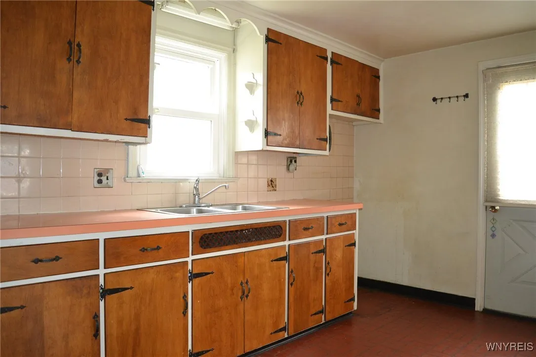 371 Woodland Drive, Tonawanda-town, New York 14223, Tonawanda, New York 14223, 3 Bedrooms Bedrooms, 6 Rooms Rooms,1 BathroomBathrooms,Residential,Closed,371 Woodland Drive, Tonawanda-town, New York 14223,0,B1562464