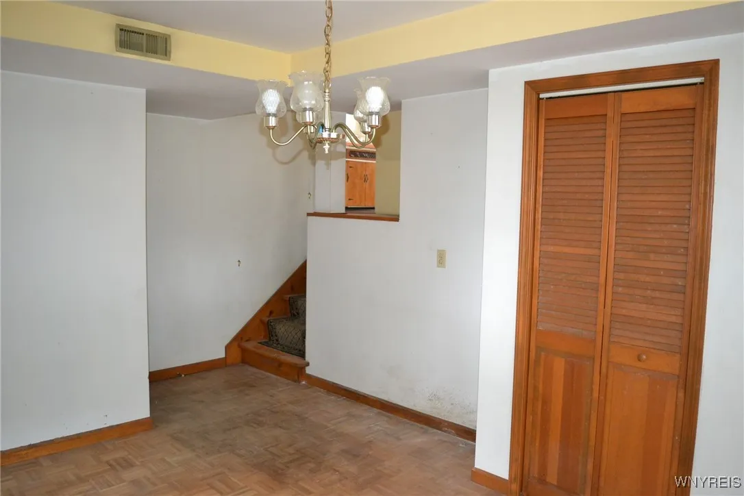 371 Woodland Drive, Tonawanda-town, New York 14223, Tonawanda, New York 14223, 3 Bedrooms Bedrooms, 6 Rooms Rooms,1 BathroomBathrooms,Residential,Closed,371 Woodland Drive, Tonawanda-town, New York 14223,0,B1562464